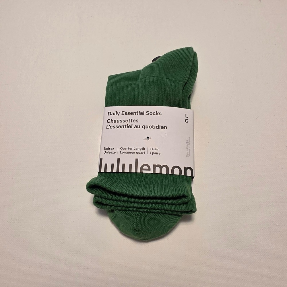 Lululemon Daily Essential Socks Quarter Length Solid Green Large L NEW